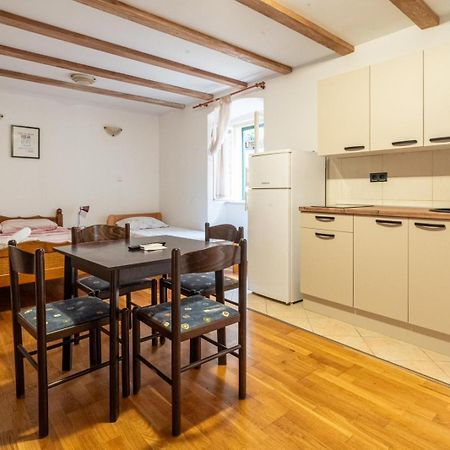 Apartments Loriana شيبينيك المظهر الخارجي الصورة