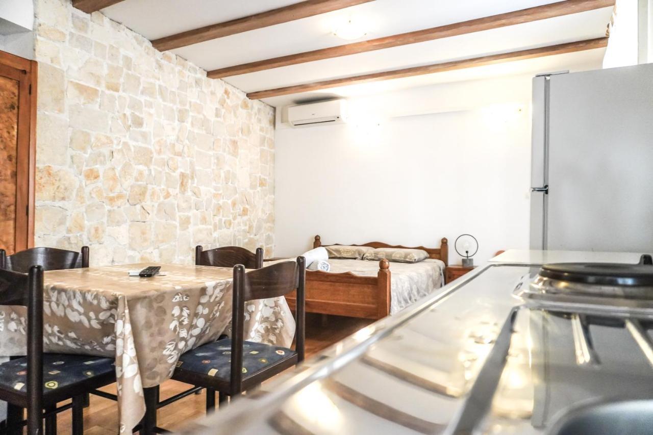 Apartments Loriana شيبينيك المظهر الخارجي الصورة