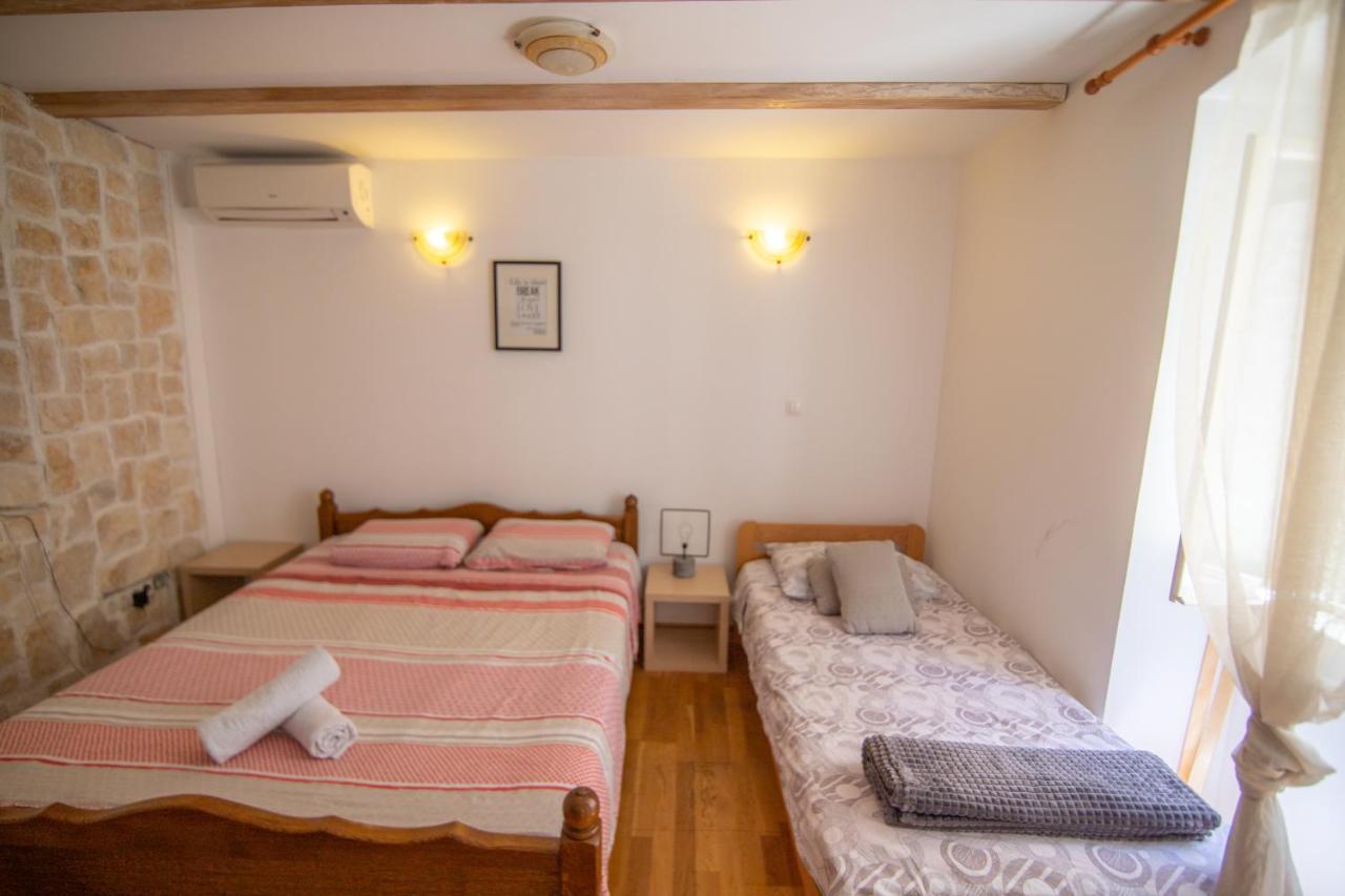 Apartments Loriana شيبينيك المظهر الخارجي الصورة