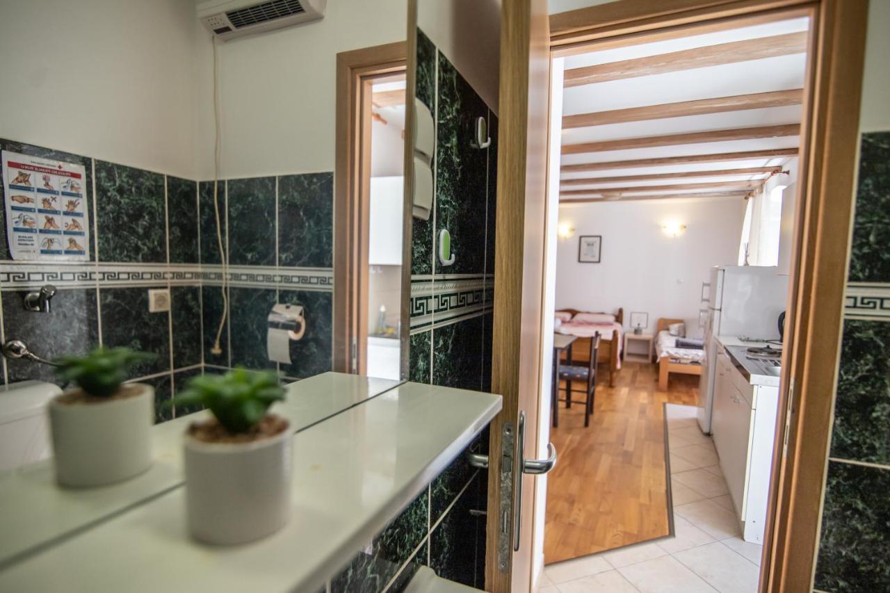 Apartments Loriana شيبينيك المظهر الخارجي الصورة