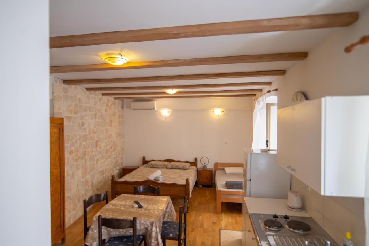 Apartments Loriana شيبينيك المظهر الخارجي الصورة