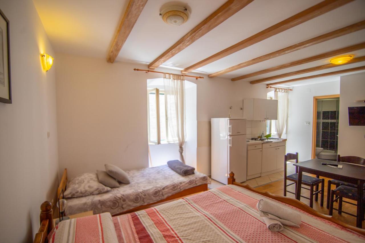 Apartments Loriana شيبينيك المظهر الخارجي الصورة