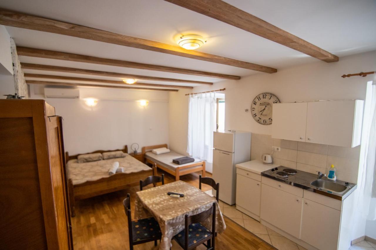Apartments Loriana شيبينيك المظهر الخارجي الصورة
