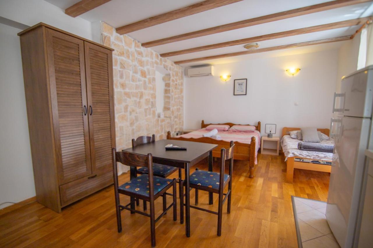 Apartments Loriana شيبينيك المظهر الخارجي الصورة