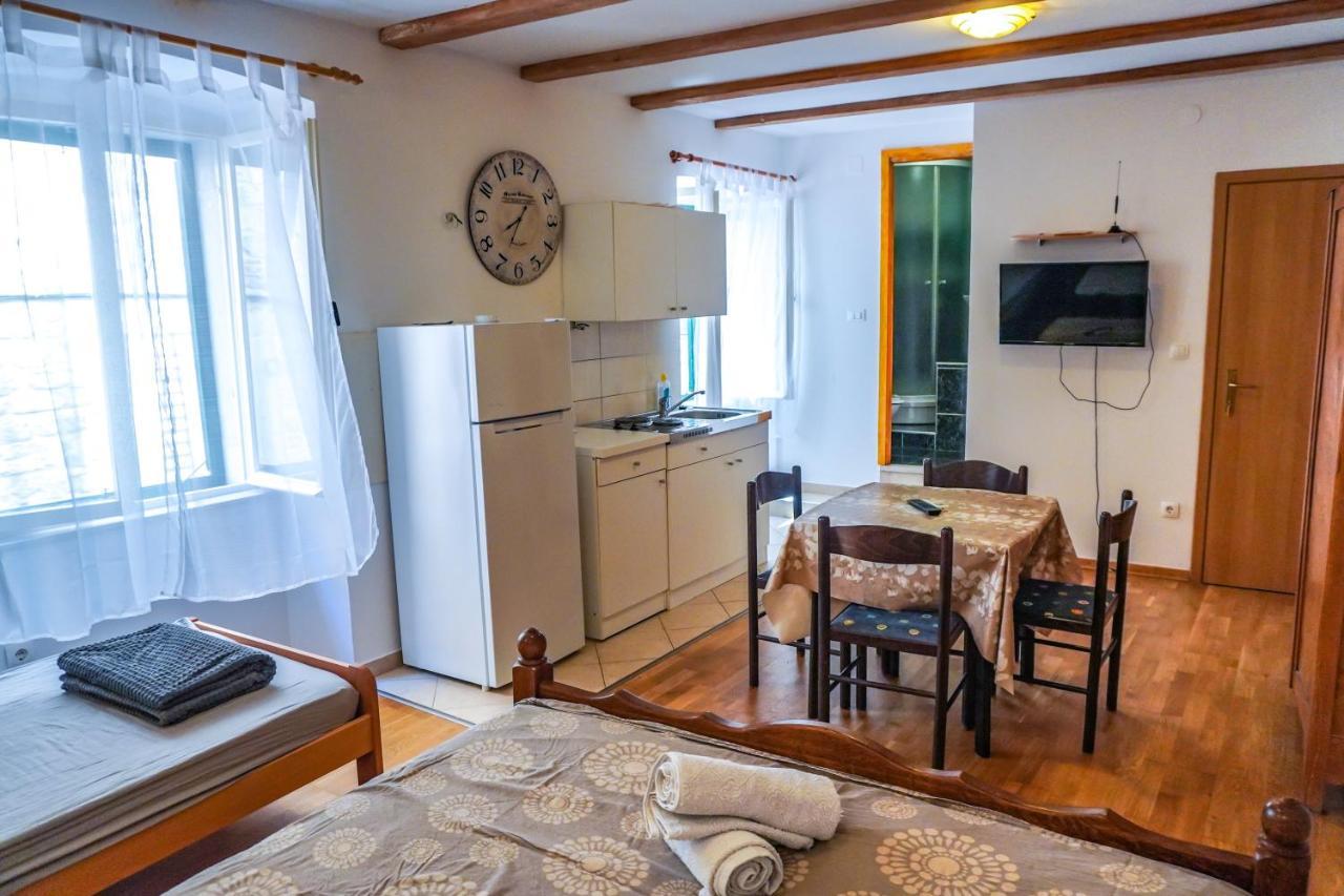 Apartments Loriana شيبينيك المظهر الخارجي الصورة