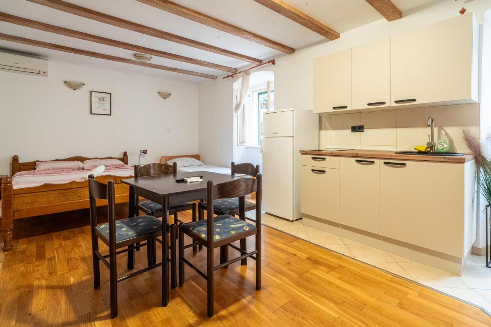 Apartments Loriana شيبينيك المظهر الخارجي الصورة