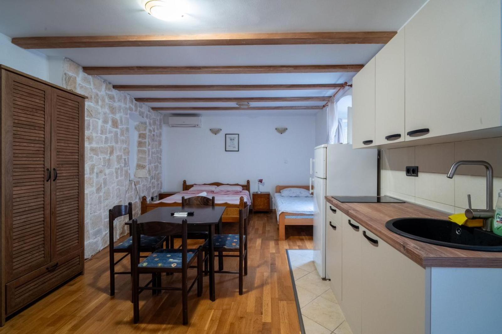 Apartments Loriana شيبينيك المظهر الخارجي الصورة