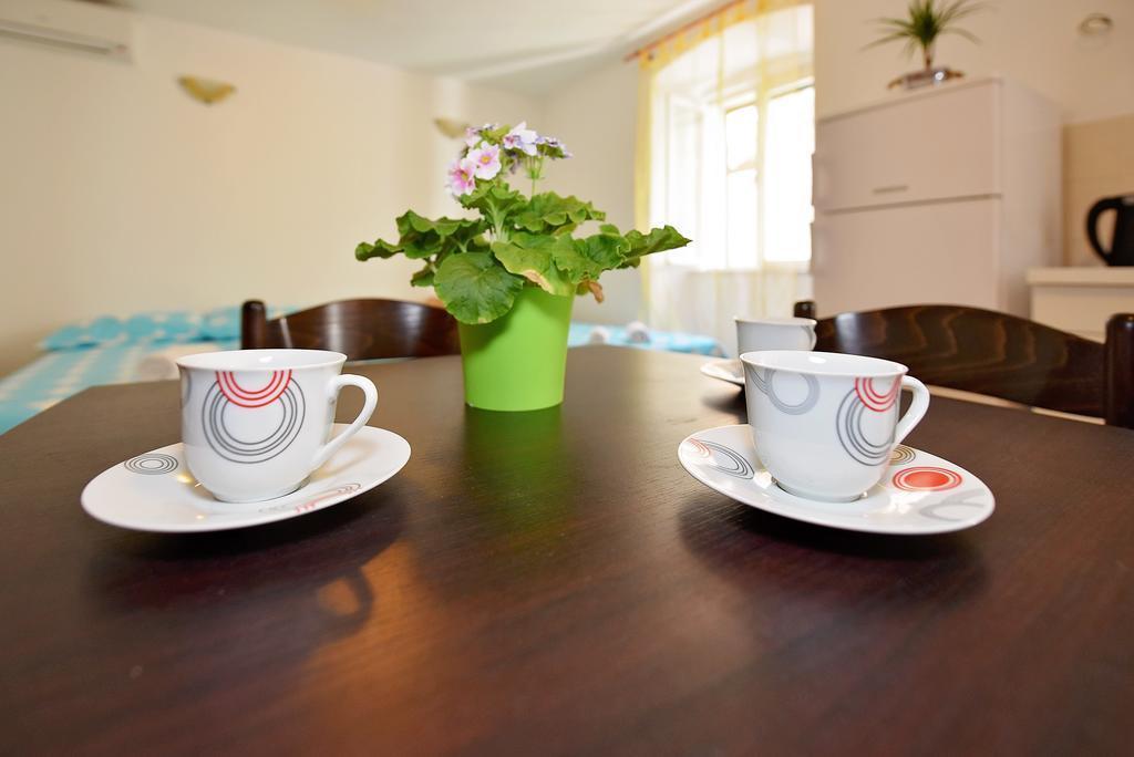 Apartments Loriana شيبينيك المظهر الخارجي الصورة